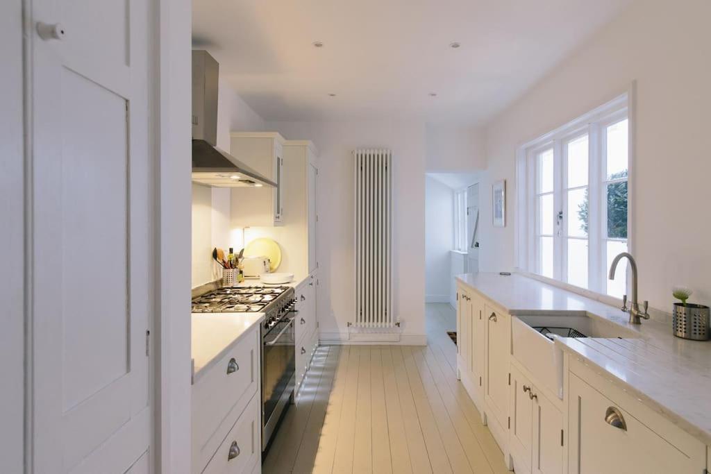 Beautiful House, Cirencester Centre, Parking 外观 照片